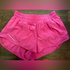 Lululemon Hotty Hot Sonic Pink Shorts 2.5”